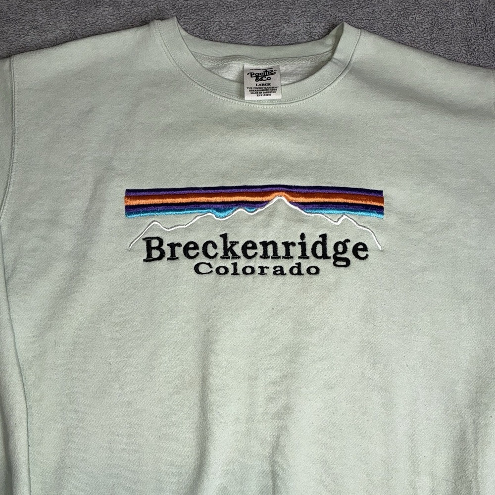 Breckenridge Colorado Light Green Embroidered Sweatshirt L